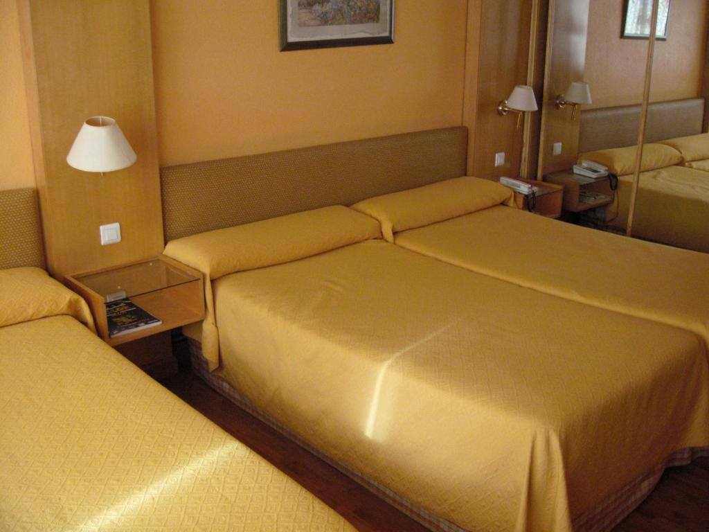 Hotel Restaurante San Roque Medina del Campo Room photo