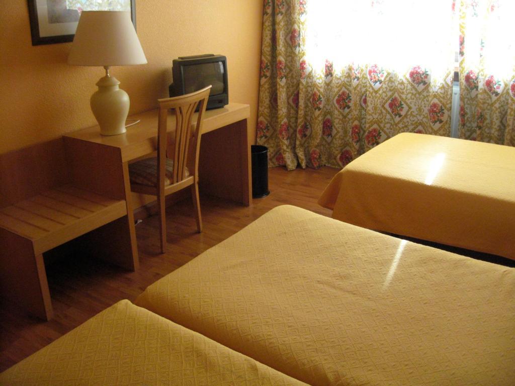 Hotel Restaurante San Roque Medina del Campo Room photo